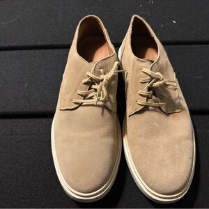 Allen Edmonds Beige Suede Henderson Lace Up Extralight - men’s size 9.5